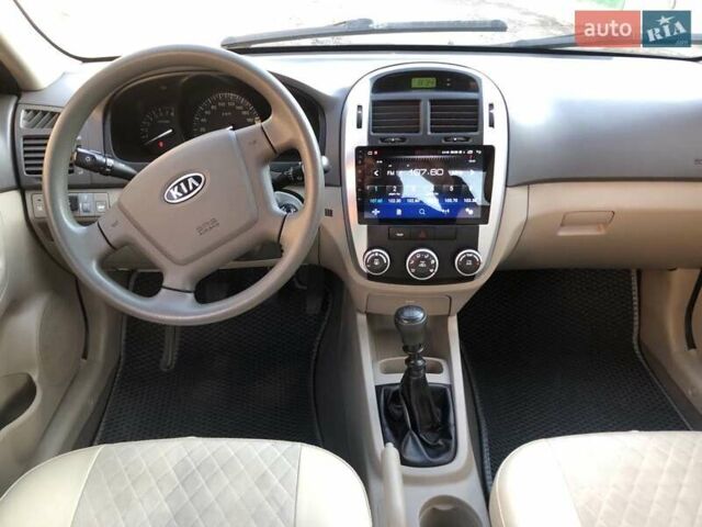 Бежевий Кіа Черато, об'ємом двигуна 1.6 л та пробігом 118 тис. км за 5400 $, фото 7 на Automoto.ua