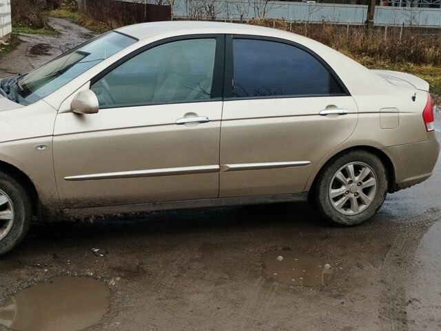 Бежевый Киа Черато, объемом двигателя 1.6 л и пробегом 208 тыс. км за 3500 $, фото 1 на Automoto.ua