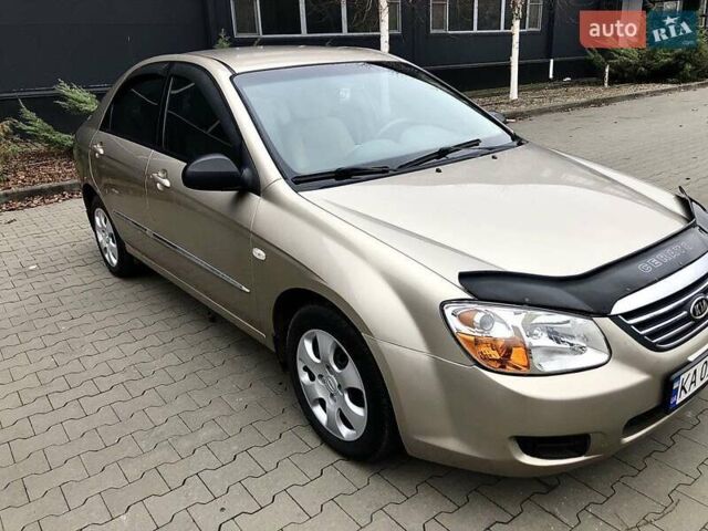 Бежевый Киа Черато, объемом двигателя 1.6 л и пробегом 118 тыс. км за 5500 $, фото 1 на Automoto.ua