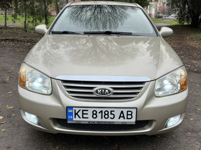 Бежевый Киа Черато, объемом двигателя 1.6 л и пробегом 218 тыс. км за 5200 $, фото 1 на Automoto.ua