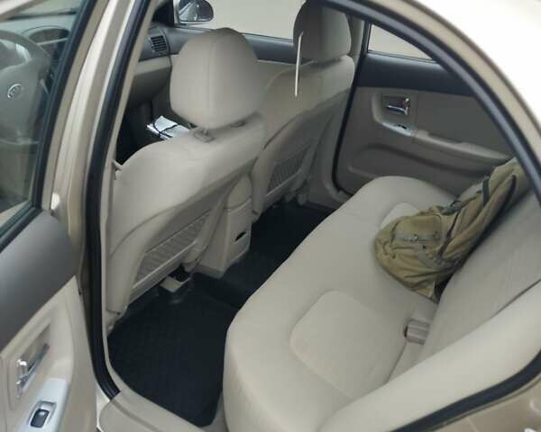 Бежевий Кіа Черато, об'ємом двигуна 1.59 л та пробігом 249 тис. км за 6200 $, фото 8 на Automoto.ua