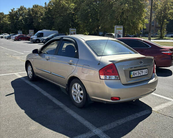 Бежевый Киа Черато, объемом двигателя 1.6 л и пробегом 193 тыс. км за 3400 $, фото 2 на Automoto.ua