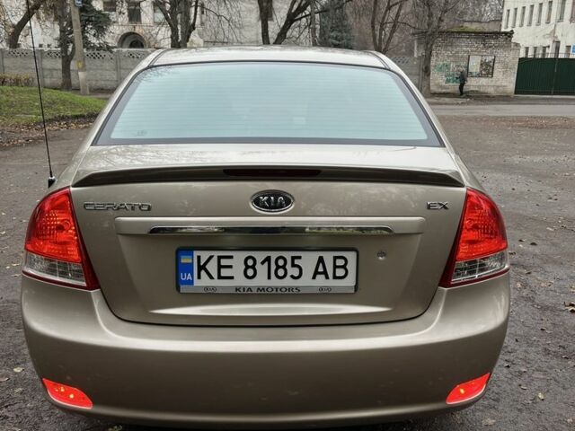 Бежевый Киа Черато, объемом двигателя 1.6 л и пробегом 218 тыс. км за 5200 $, фото 2 на Automoto.ua