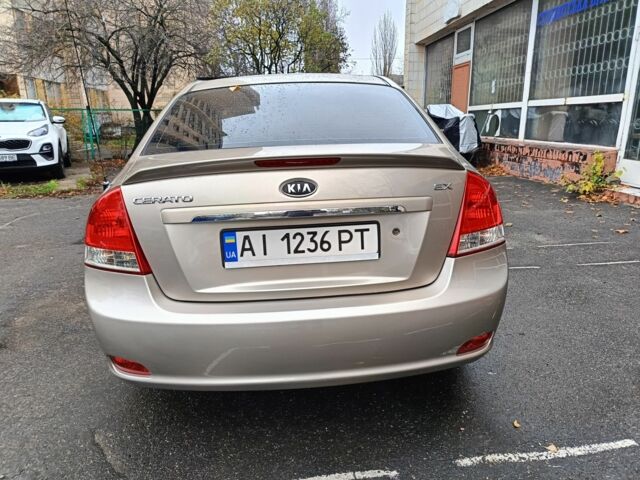 Бежевый Киа Черато, объемом двигателя 2 л и пробегом 195 тыс. км за 4250 $, фото 6 на Automoto.ua