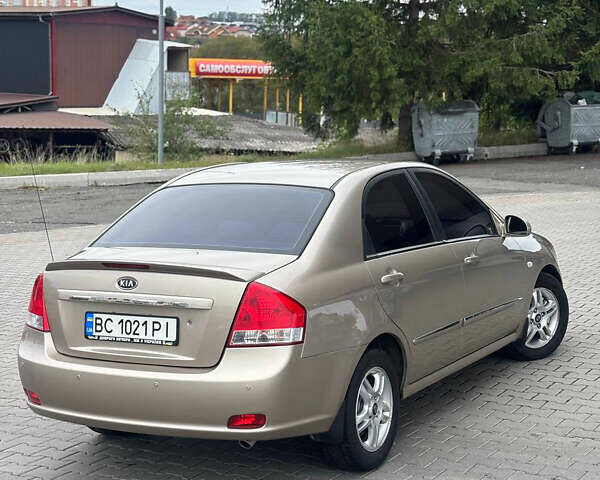 Бежевый Киа Черато, объемом двигателя 1.98 л и пробегом 268 тыс. км за 4555 $, фото 5 на Automoto.ua