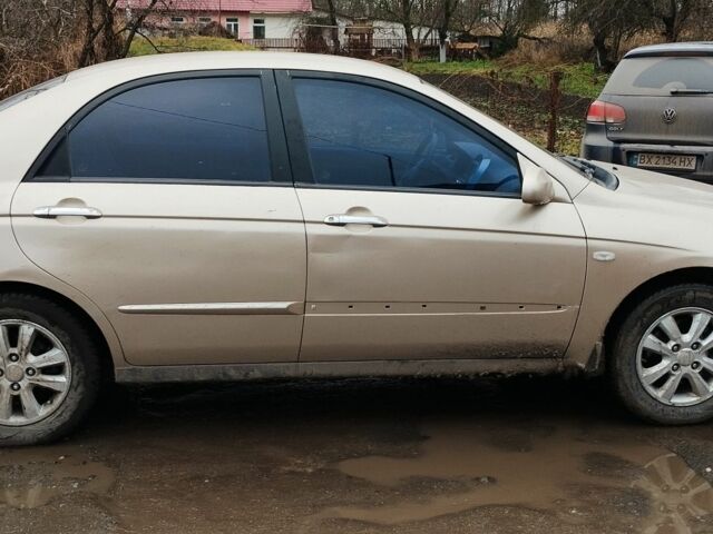 Бежевый Киа Черато, объемом двигателя 1.6 л и пробегом 208 тыс. км за 3500 $, фото 3 на Automoto.ua