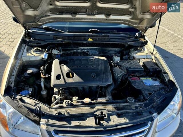 Бежевый Киа Черато, объемом двигателя 1.6 л и пробегом 212 тыс. км за 4650 $, фото 5 на Automoto.ua