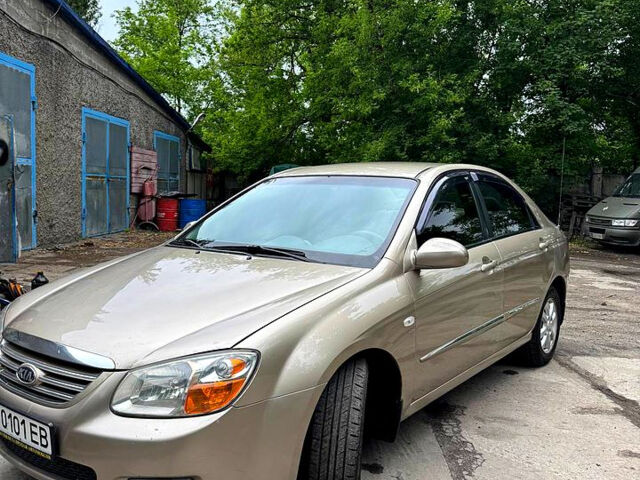 Бежевый Киа Черато, объемом двигателя 1.6 л и пробегом 212 тыс. км за 4600 $, фото 8 на Automoto.ua