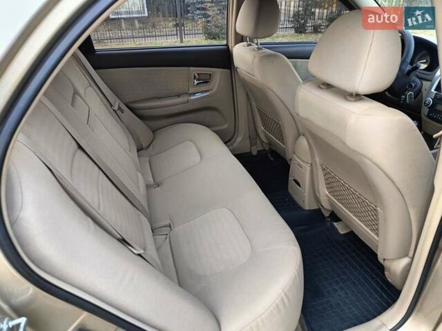 Бежевый Киа Черато, объемом двигателя 1.98 л и пробегом 195 тыс. км за 3993 $, фото 13 на Automoto.ua