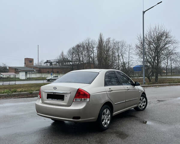 Бежевий Кіа Черато, об'ємом двигуна 1.6 л та пробігом 230 тис. км за 3700 $, фото 5 на Automoto.ua