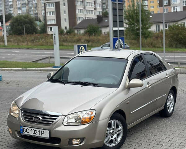 Бежевый Киа Черато, объемом двигателя 1.98 л и пробегом 268 тыс. км за 4555 $, фото 1 на Automoto.ua