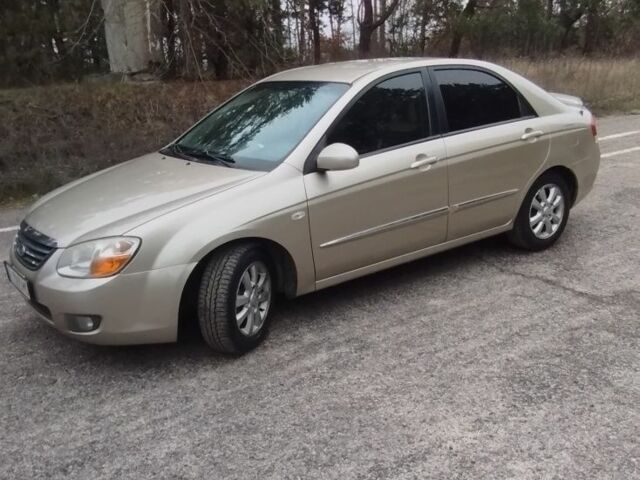 Бежевый Киа Черато, объемом двигателя 1.6 л и пробегом 305 тыс. км за 4500 $, фото 1 на Automoto.ua