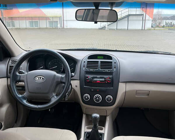 Бежевый Киа Черато, объемом двигателя 1.6 л и пробегом 182 тыс. км за 4000 $, фото 10 на Automoto.ua