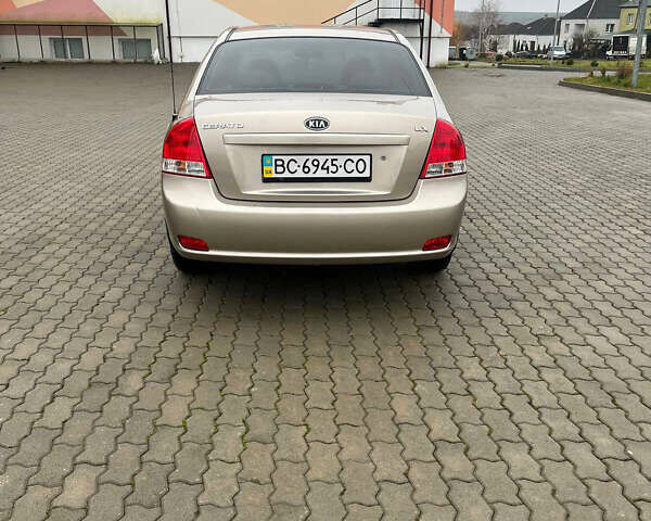 Бежевый Киа Черато, объемом двигателя 1.6 л и пробегом 182 тыс. км за 4000 $, фото 4 на Automoto.ua