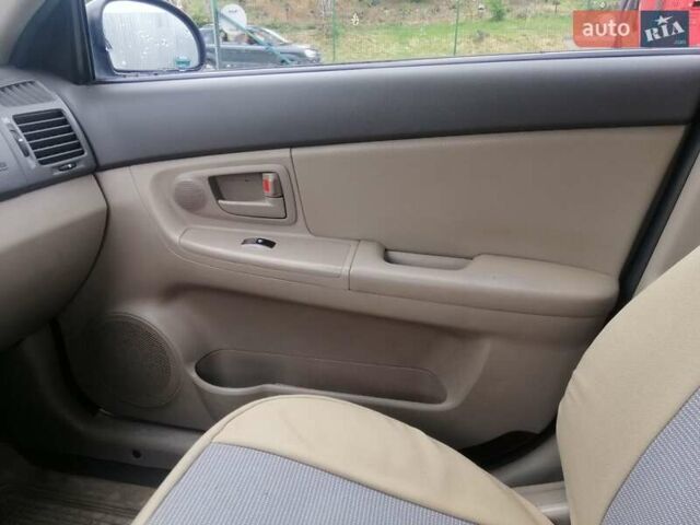 Кіа Черато 2008 у Ужгороді на Automoto.ua Бежевий Кіа Черато, об'ємом двигуна 1.59 л та пробігом 184 тис. км за 4500 $, фото 7 на Automoto.ua