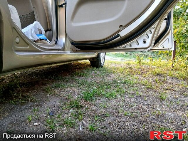 Киа Черато 2008 в Днепре (Днепропетровске) на Automoto.ua Бежевый Киа Черато, объемом двигателя 2 л и пробегом 205 тыс. км за 3999 $, фото 7 на Automoto.ua