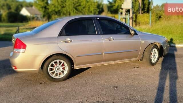 Бежевый Киа Черато, объемом двигателя 1.59 л и пробегом 158 тыс. км за 4800 $, фото 3 на Automoto.ua