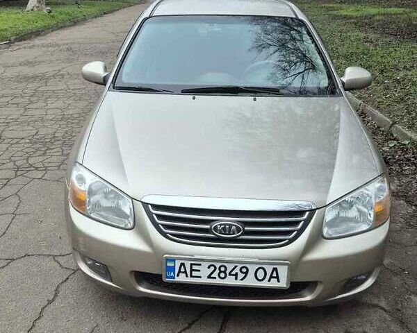 Бежевый Киа Черато, объемом двигателя 2 л и пробегом 210 тыс. км за 5300 $, фото 2 на Automoto.ua