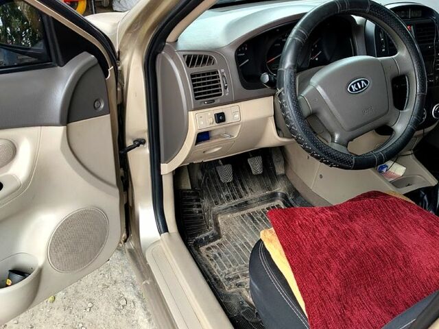 Бежевый Киа Черато, объемом двигателя 1.6 л и пробегом 118 тыс. км за 4300 $, фото 9 на Automoto.ua