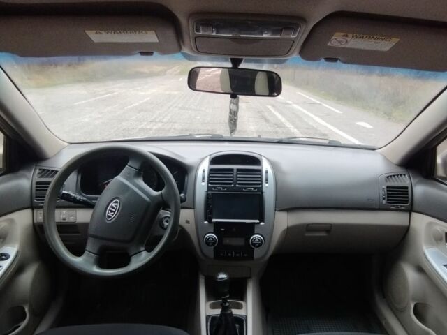 Бежевый Киа Черато, объемом двигателя 1.6 л и пробегом 305 тыс. км за 4500 $, фото 6 на Automoto.ua