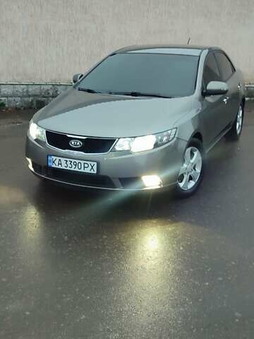 Бежевый Киа Черато, объемом двигателя 1.98 л и пробегом 180 тыс. км за 6899 $, фото 40 на Automoto.ua