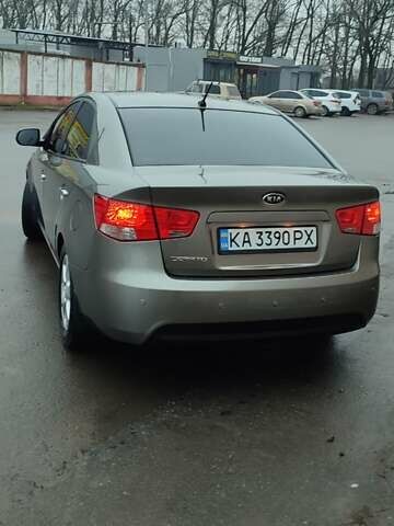 Бежевый Киа Черато, объемом двигателя 1.98 л и пробегом 180 тыс. км за 6899 $, фото 13 на Automoto.ua