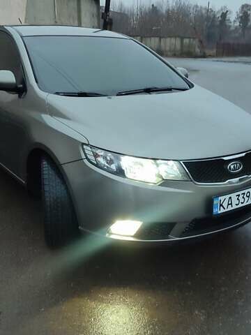 Бежевый Киа Черато, объемом двигателя 1.98 л и пробегом 180 тыс. км за 6899 $, фото 6 на Automoto.ua