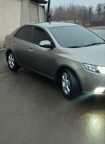 Бежевый Киа Черато, объемом двигателя 1.98 л и пробегом 180 тыс. км за 6899 $, фото 23 на Automoto.ua