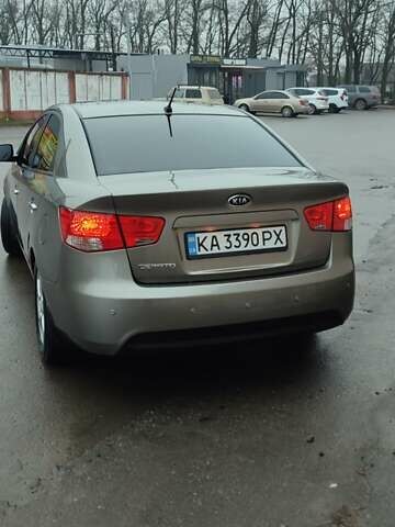 Бежевый Киа Черато, объемом двигателя 1.98 л и пробегом 180 тыс. км за 6899 $, фото 16 на Automoto.ua