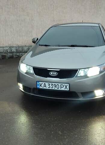 Бежевый Киа Черато, объемом двигателя 1.98 л и пробегом 180 тыс. км за 6899 $, фото 21 на Automoto.ua