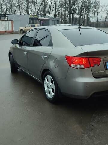 Бежевый Киа Черато, объемом двигателя 1.98 л и пробегом 180 тыс. км за 6899 $, фото 42 на Automoto.ua