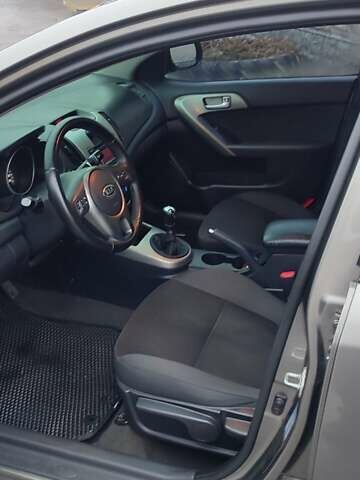 Бежевый Киа Черато, объемом двигателя 1.98 л и пробегом 180 тыс. км за 6899 $, фото 35 на Automoto.ua