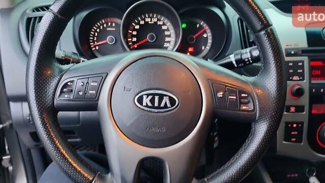 Бежевый Киа Черато, объемом двигателя 1.98 л и пробегом 180 тыс. км за 6899 $, фото 31 на Automoto.ua