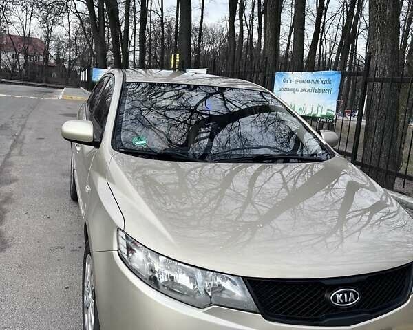 Бежевый Киа Черато, объемом двигателя 1.59 л и пробегом 184 тыс. км за 7500 $, фото 6 на Automoto.ua