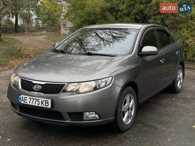 Бежевый Киа Черато, объемом двигателя 1.6 л и пробегом 185 тыс. км за 7800 $, фото 7 на Automoto.ua
