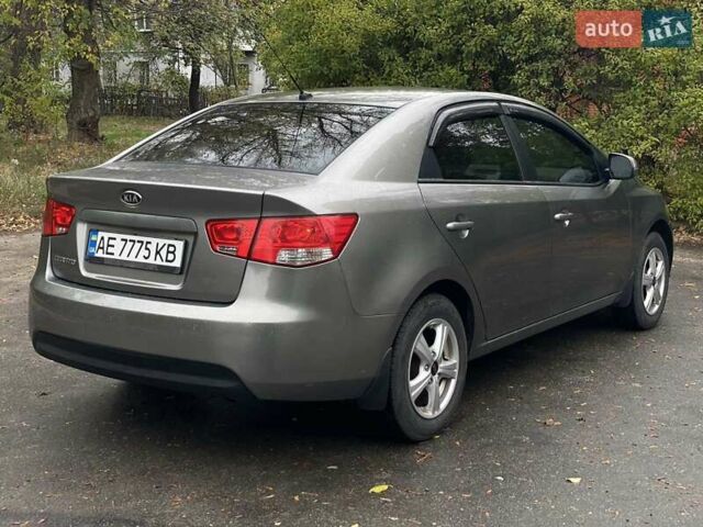 Бежевый Киа Черато, объемом двигателя 1.6 л и пробегом 185 тыс. км за 7800 $, фото 8 на Automoto.ua