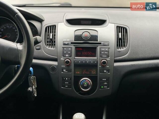 Бежевый Киа Черато, объемом двигателя 1.6 л и пробегом 185 тыс. км за 7800 $, фото 18 на Automoto.ua