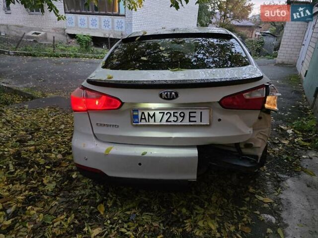 Бежевый Киа Черато, объемом двигателя 1.6 л и пробегом 300 тыс. км за 4750 $, фото 13 на Automoto.ua