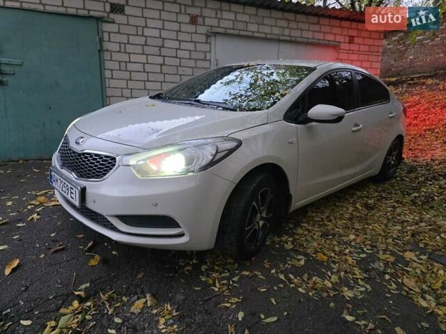 Бежевый Киа Черато, объемом двигателя 1.6 л и пробегом 300 тыс. км за 4750 $, фото 9 на Automoto.ua