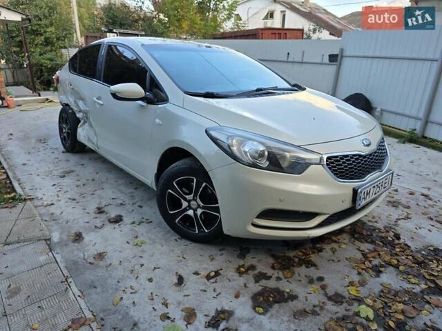 Бежевий Кіа Черато, об'ємом двигуна 1.6 л та пробігом 300 тис. км за 4999 $, фото 8 на Automoto.ua