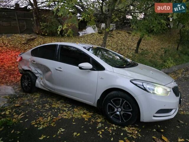 Бежевый Киа Черато, объемом двигателя 1.6 л и пробегом 300 тыс. км за 4750 $, фото 11 на Automoto.ua