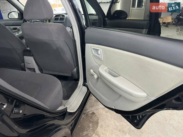 Киа Черато 2006 в Кременце на Automoto.ua Черный Киа Черато, объемом двигателя 1.6 л и пробегом 132 тыс. км за 4600 $, фото 17 на Automoto.ua