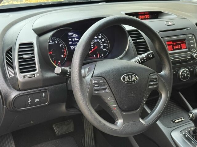 Чорний Кіа Черато, об'ємом двигуна 2 л та пробігом 67 тис. км за 11500 $, фото 7 на Automoto.ua