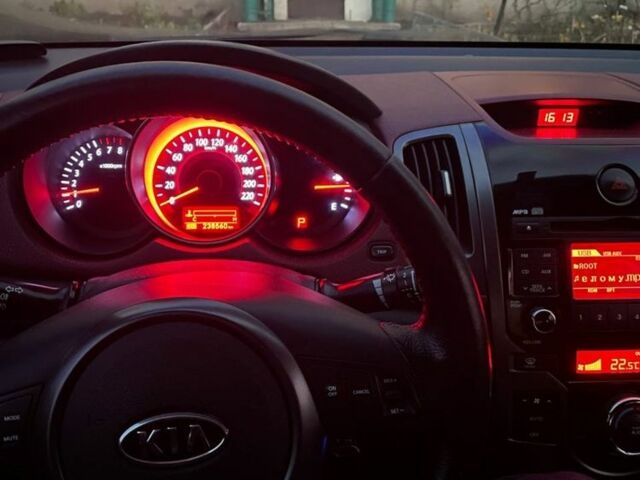 Черный Киа Черато, объемом двигателя 2 л и пробегом 238 тыс. км за 7700 $, фото 6 на Automoto.ua