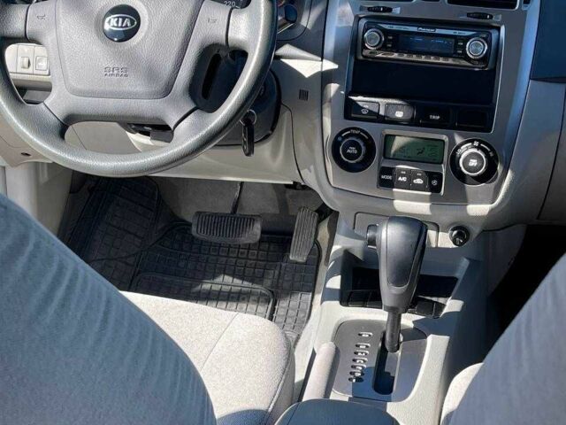 Черный Киа Черато, объемом двигателя 2 л и пробегом 268 тыс. км за 4200 $, фото 9 на Automoto.ua