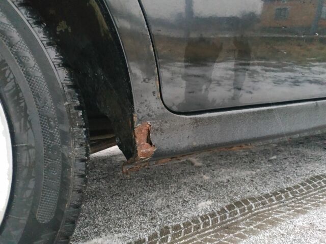 Черный Киа Черато, объемом двигателя 0 л и пробегом 210 тыс. км за 2500 $, фото 5 на Automoto.ua