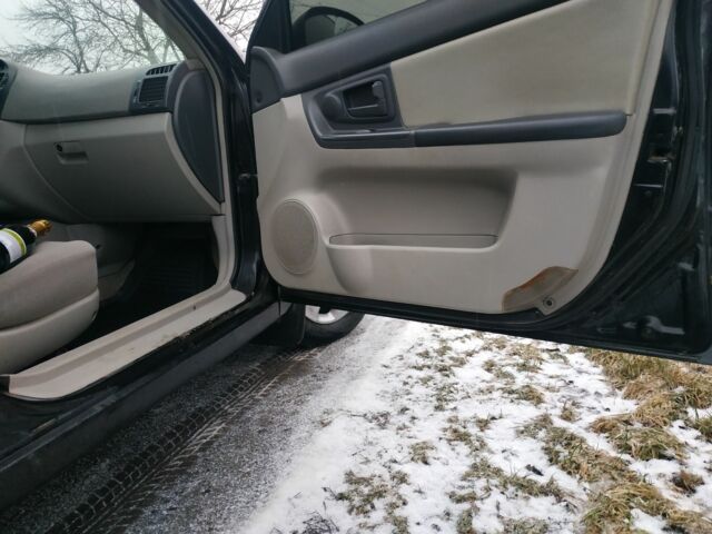 Черный Киа Черато, объемом двигателя 0 л и пробегом 210 тыс. км за 2500 $, фото 8 на Automoto.ua