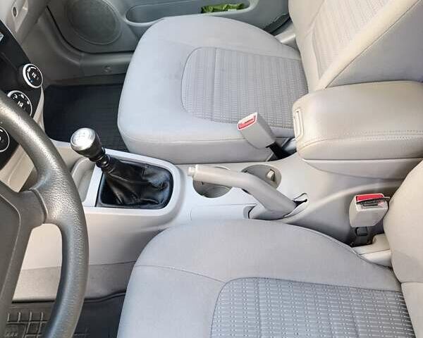 Чорний Кіа Черато, об'ємом двигуна 1.6 л та пробігом 237 тис. км за 5300 $, фото 28 на Automoto.ua