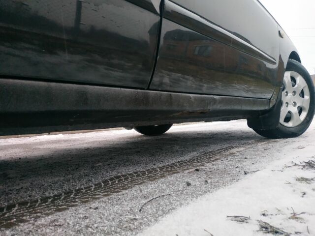 Черный Киа Черато, объемом двигателя 0 л и пробегом 210 тыс. км за 2500 $, фото 4 на Automoto.ua