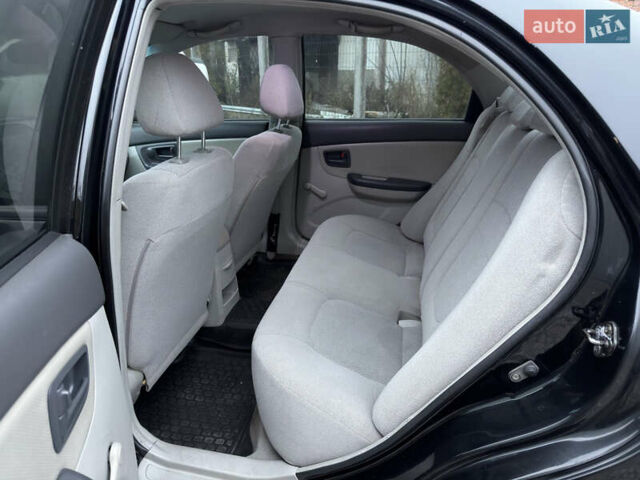 Черный Киа Черато, объемом двигателя 1.6 л и пробегом 220 тыс. км за 3300 $, фото 15 на Automoto.ua